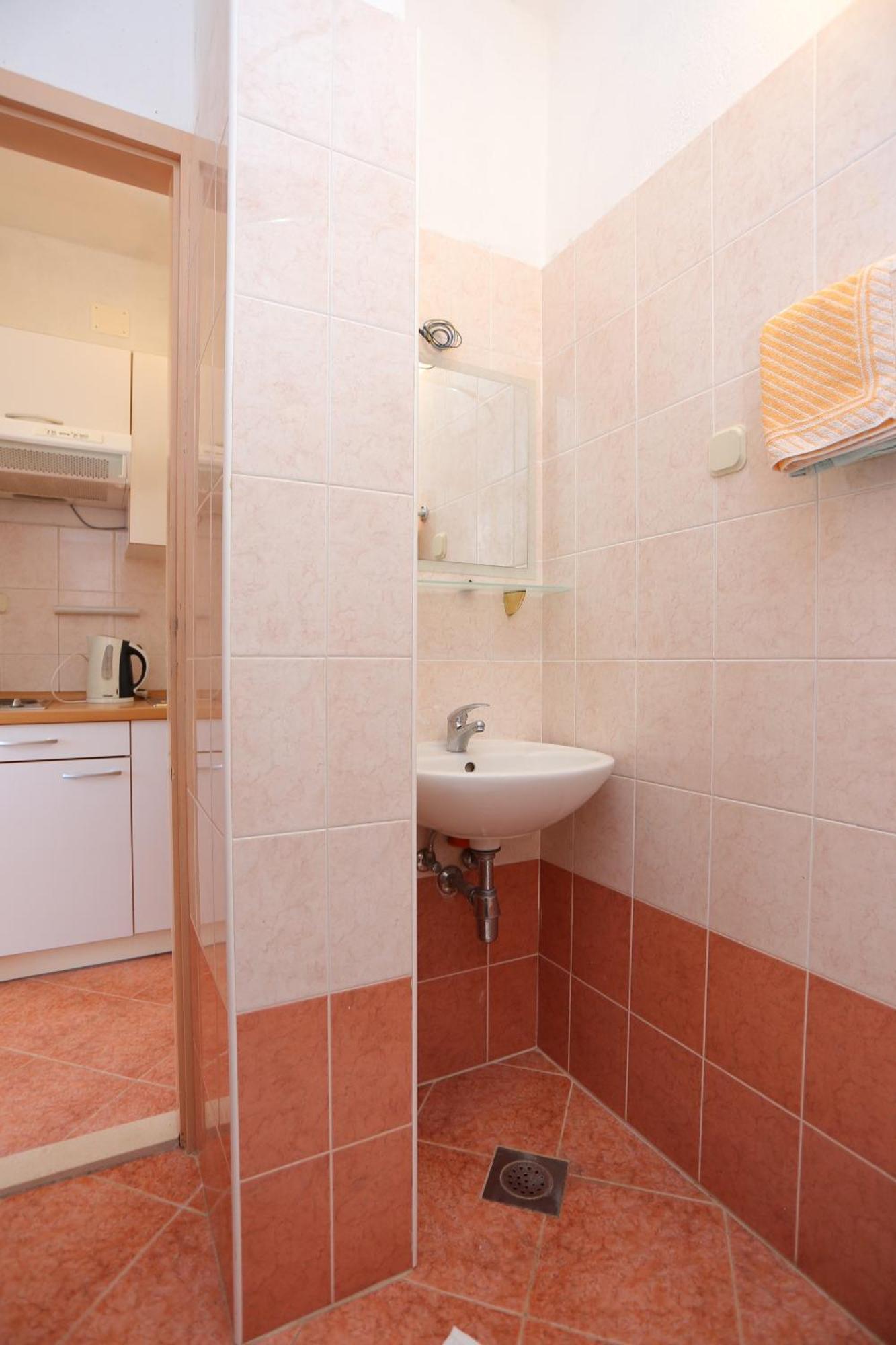Apartments By The Sea Igrane, Makarska - 311 الغرفة الصورة